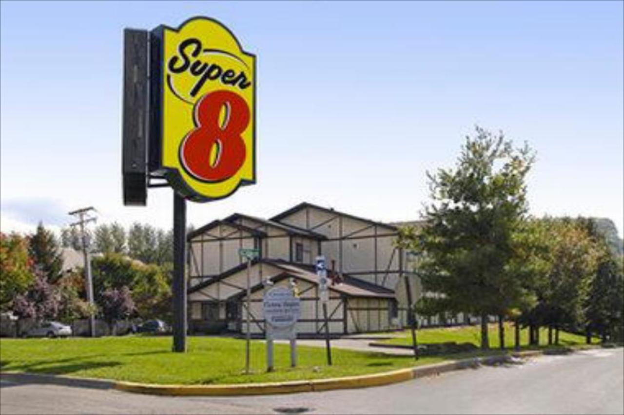 Super 8 By Wyndham East Stroudsburg - Poconos Hotel Екстериор снимка