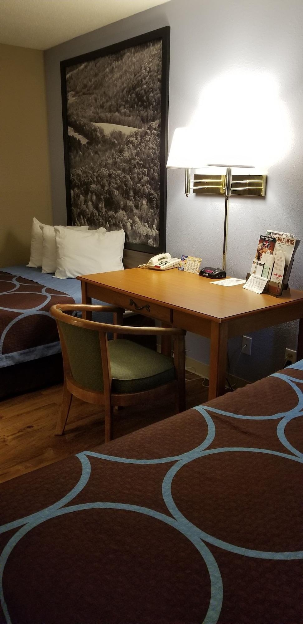 Super 8 By Wyndham East Stroudsburg - Poconos Hotel Екстериор снимка