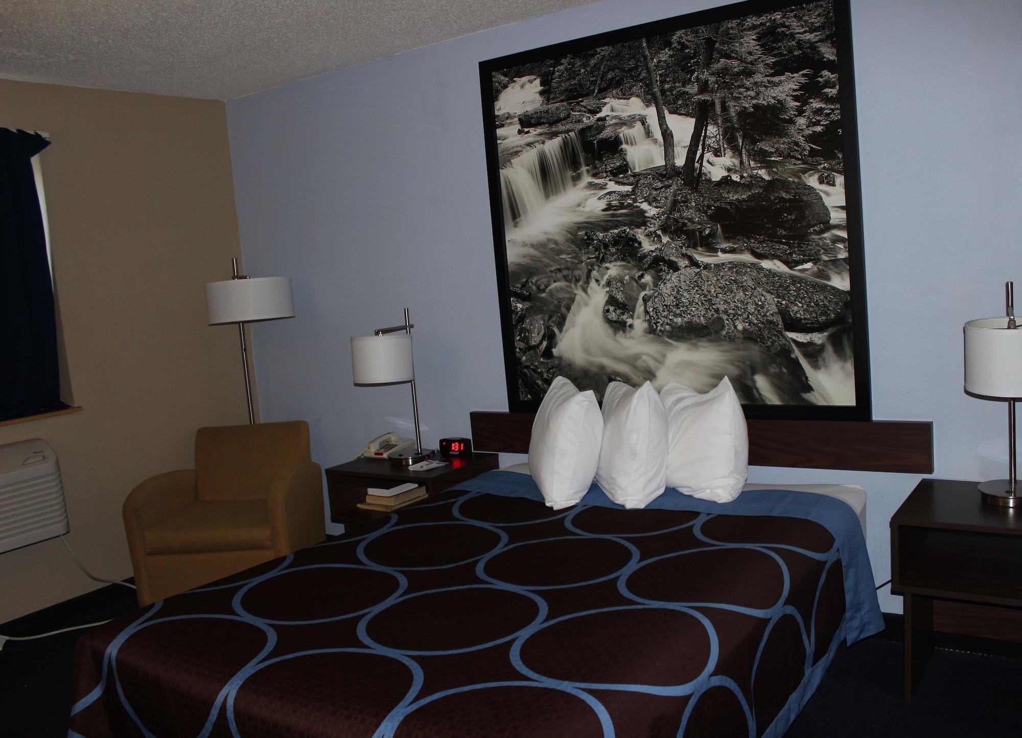 Super 8 By Wyndham East Stroudsburg - Poconos Hotel Екстериор снимка