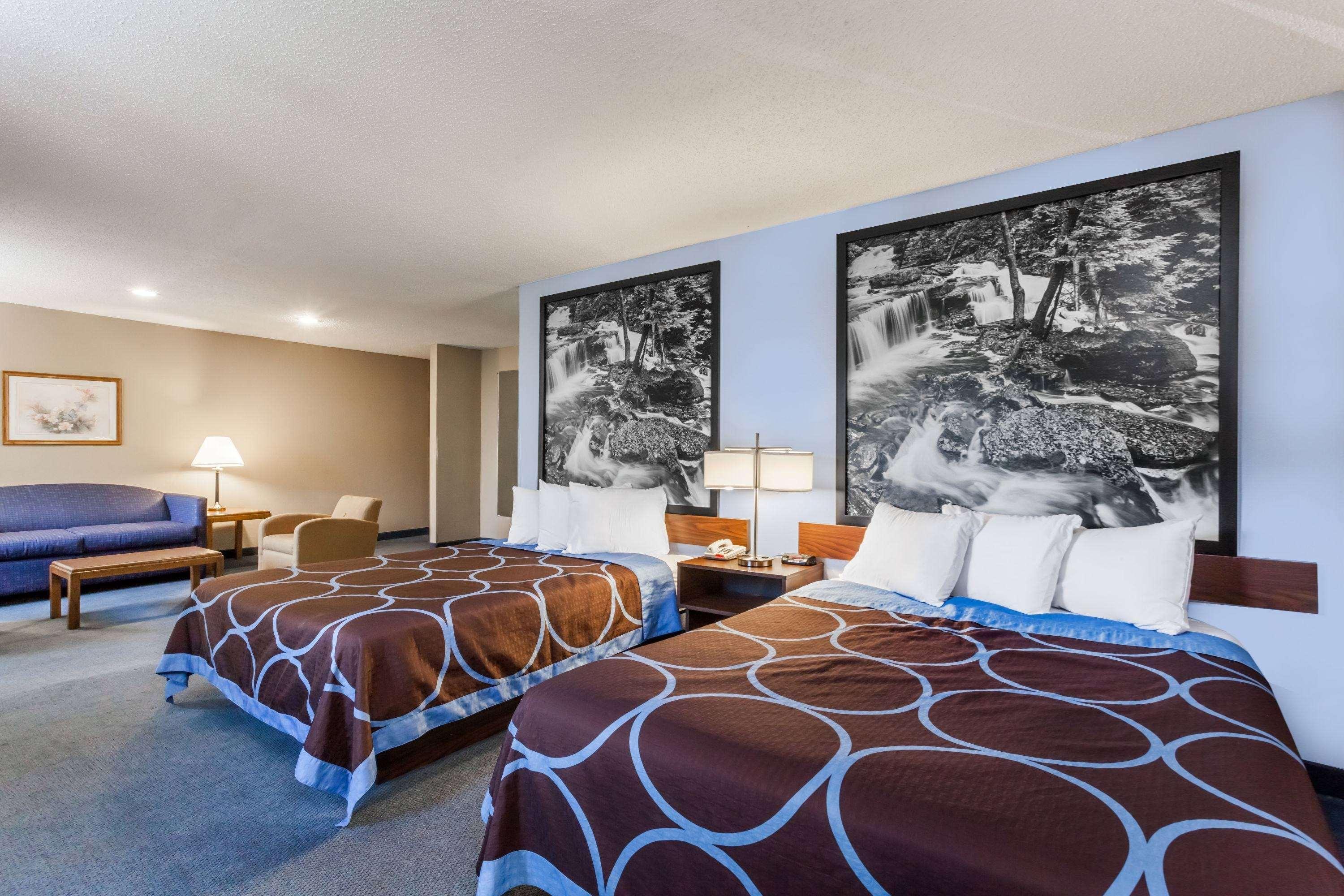 Super 8 By Wyndham East Stroudsburg - Poconos Hotel Екстериор снимка