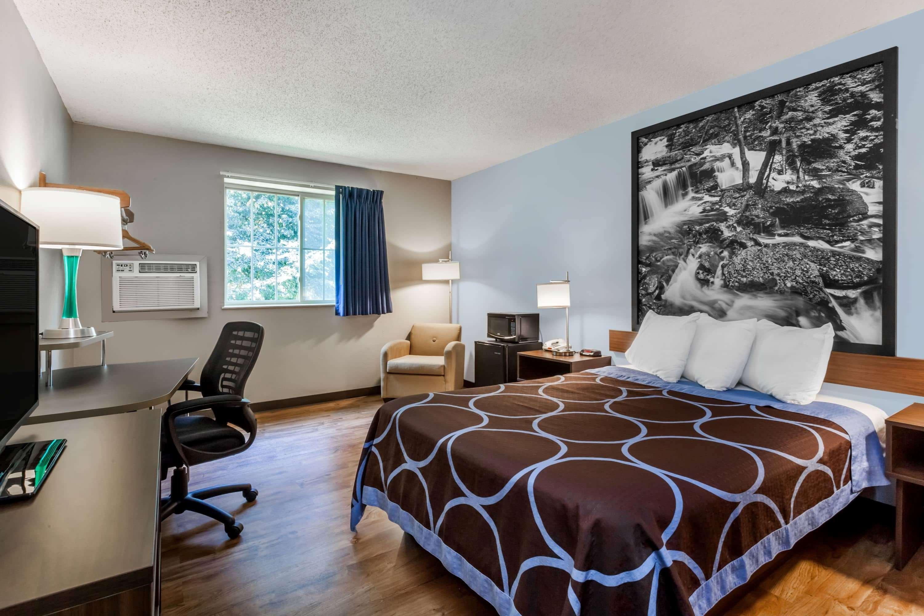 Super 8 By Wyndham East Stroudsburg - Poconos Hotel Екстериор снимка