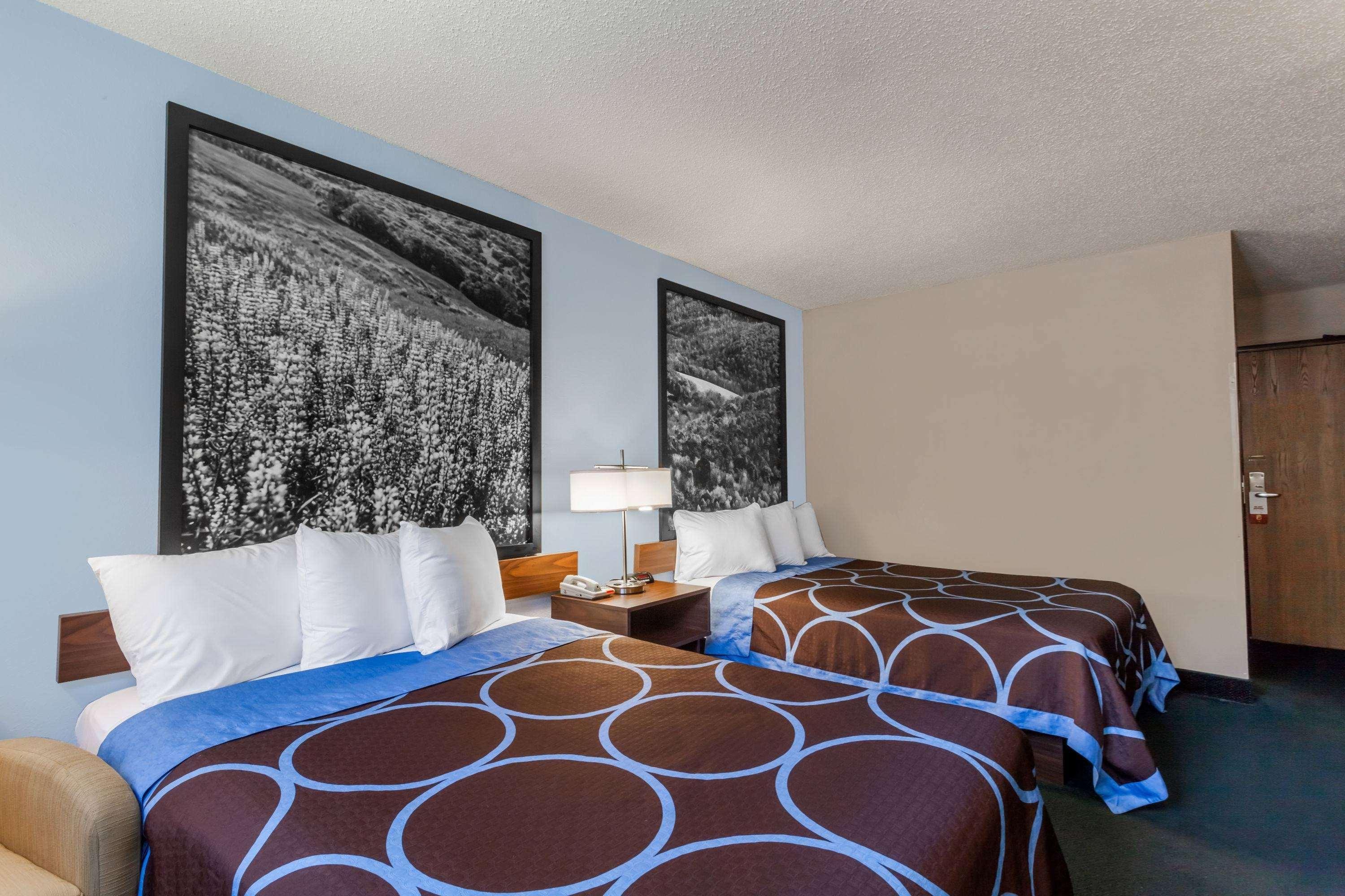 Super 8 By Wyndham East Stroudsburg - Poconos Hotel Екстериор снимка