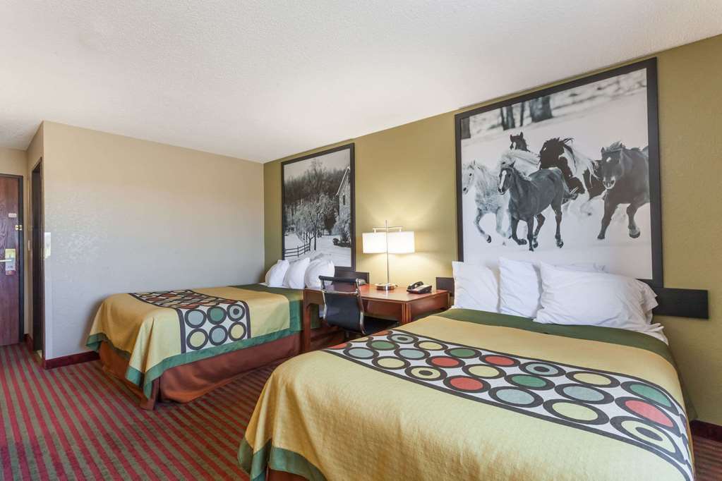 Super 8 By Wyndham East Stroudsburg - Poconos Hotel Стая снимка
