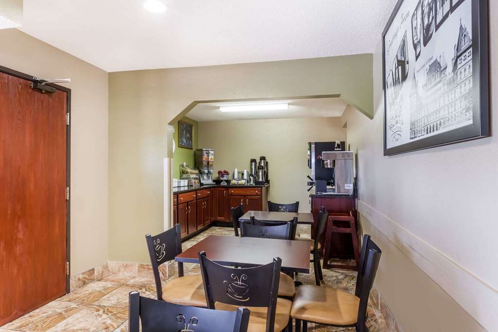 Super 8 By Wyndham East Stroudsburg - Poconos Hotel Съоръжения снимка