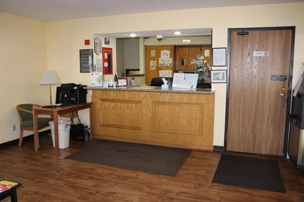 Super 8 By Wyndham East Stroudsburg - Poconos Hotel Екстериор снимка