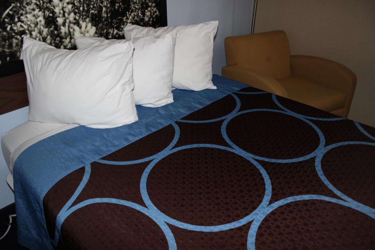 Super 8 By Wyndham East Stroudsburg - Poconos Hotel Екстериор снимка