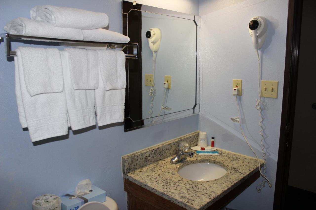 Super 8 By Wyndham East Stroudsburg - Poconos Hotel Екстериор снимка